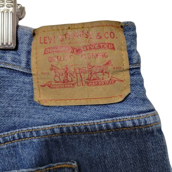 Women's Levi's denim shorts Size 24 - Picture 3 of 5